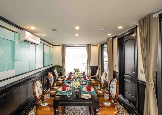 3 panorama VIP rooms